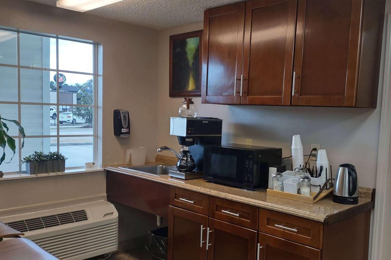 Carom Inn Denham Springs-Batonrouge Exteriör bild