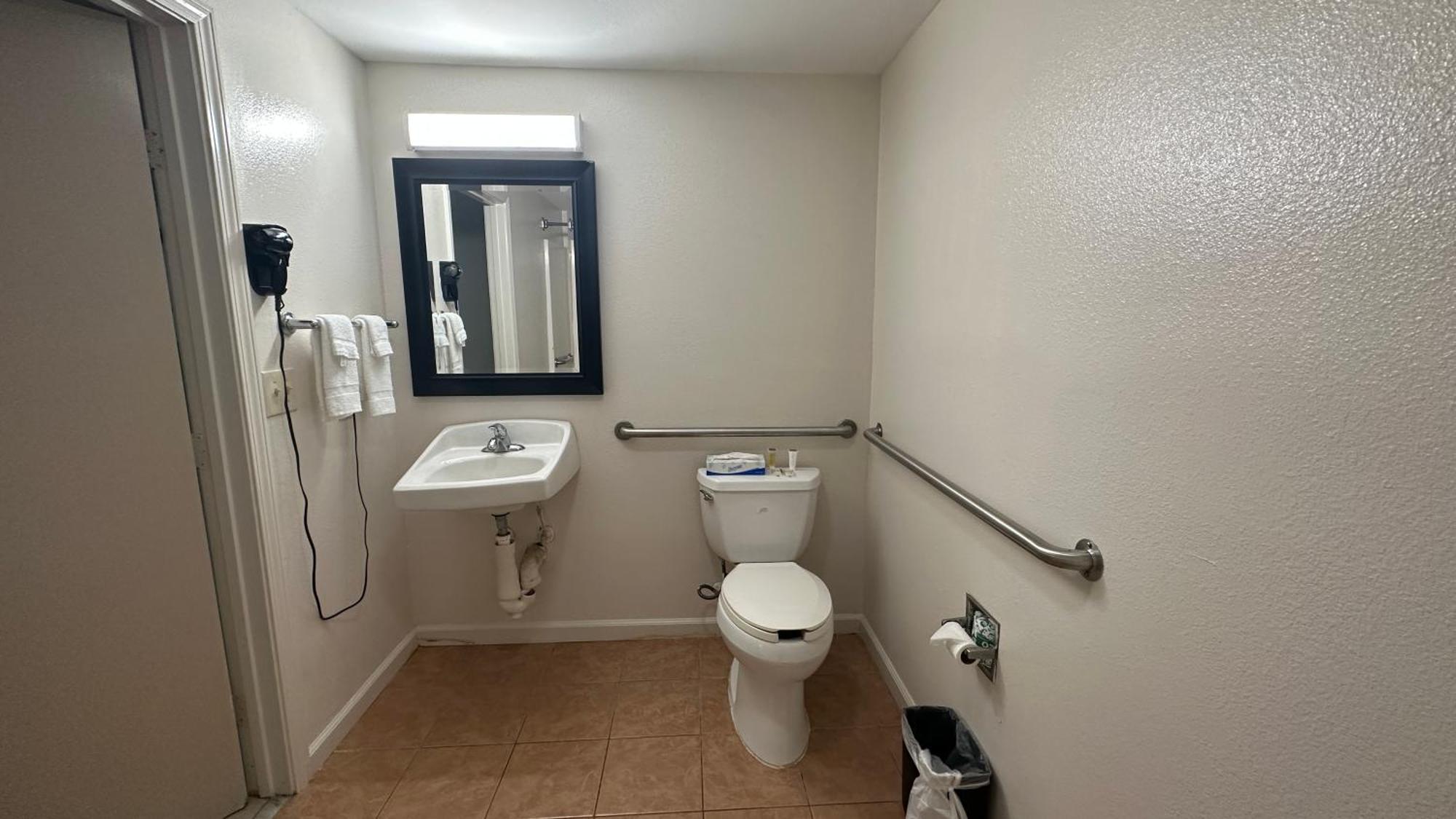 Carom Inn Denham Springs-Batonrouge Exteriör bild